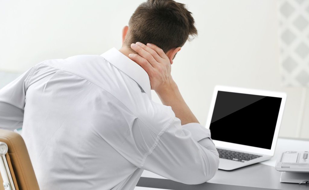 আচমকা ঘাড়ে ব্যথা কেন হয় এবং পরিত্রাণের উপায় কী?